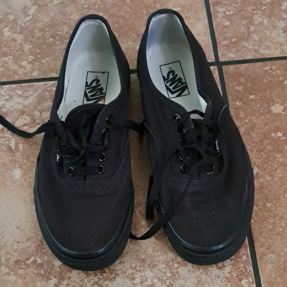 Vans Black Lace-Up Mens 8.5 Womens Size 10  Shoes In Exelent Condition